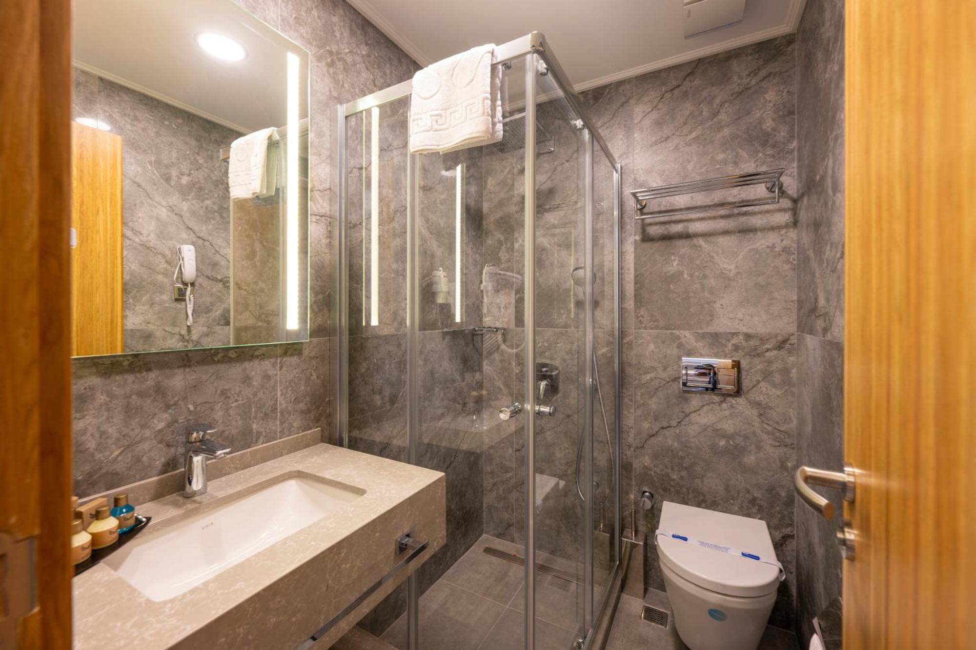 Hotel Ravi Istanbul Bagian luar foto